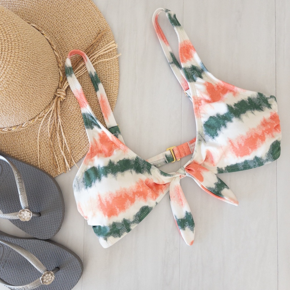 Hot Water • Tie Front Bikini Top